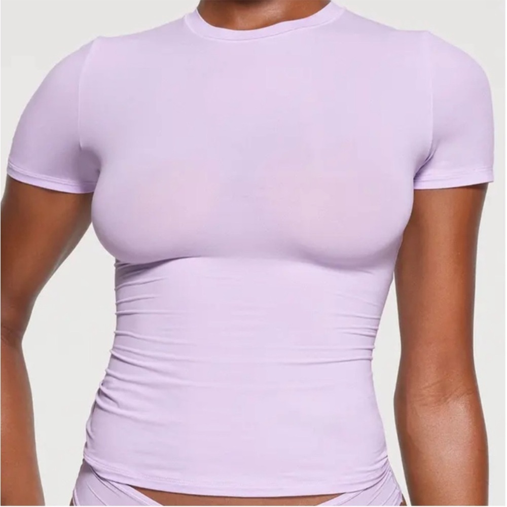 SKIMS lily LE COLOR soft seamless short sleeve shirt size S
